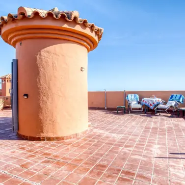 Sale of penthouse duplex in La Duquesa