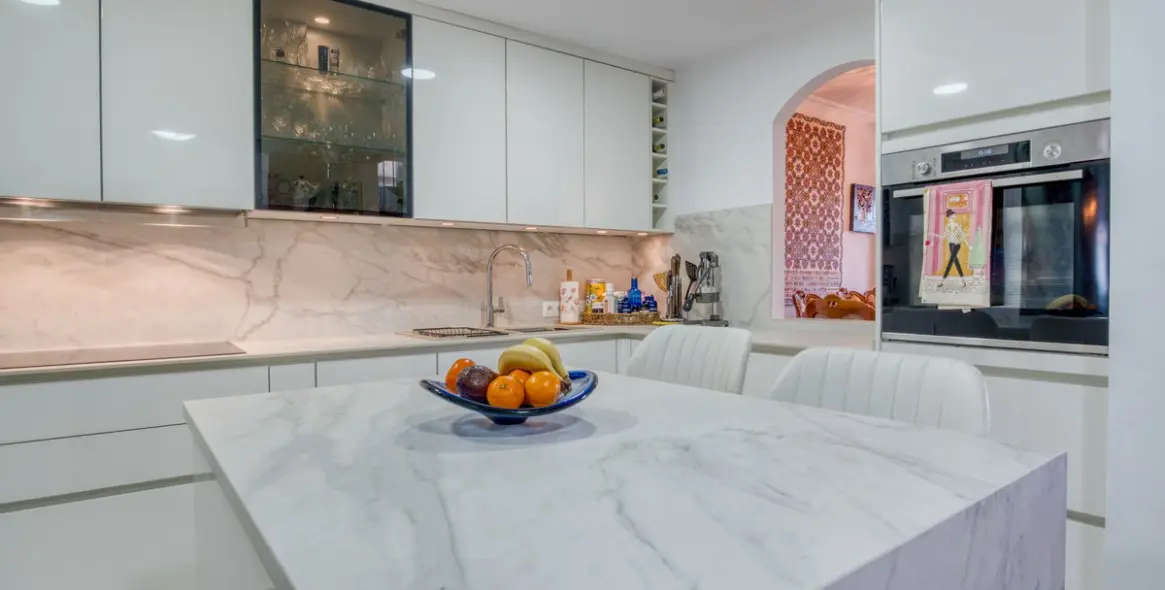 Sale of penthouse duplex in La Duquesa 14