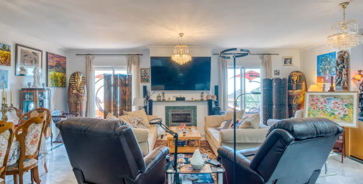 Sale of penthouse duplex in La Duquesa 15