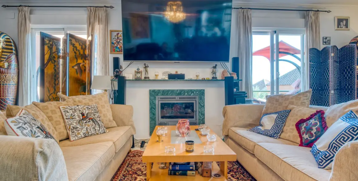 Sale of penthouse duplex in La Duquesa 18