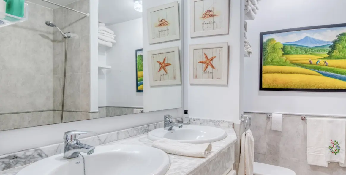 Sale of penthouse duplex in La Duquesa 20