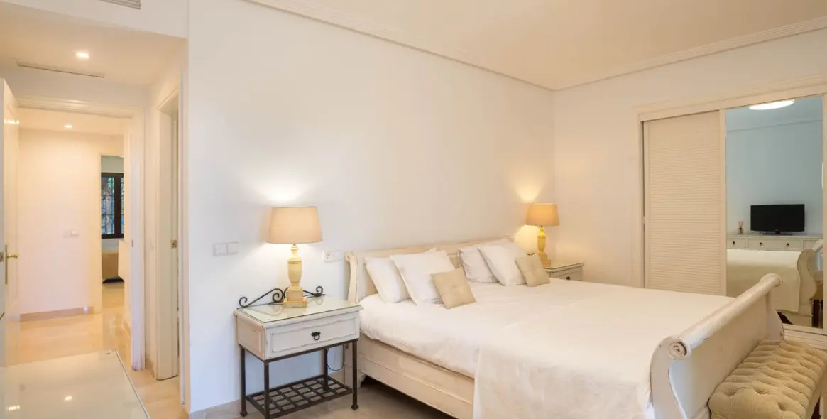 Sale of ground floor apartment in Los Arqueros 5