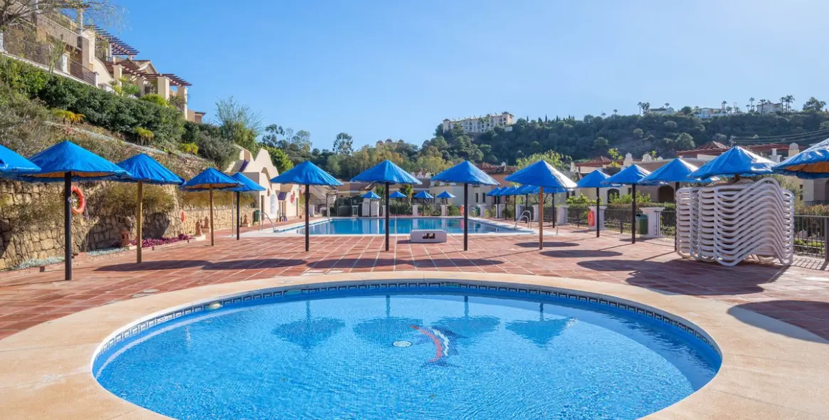 Sale of ground floor apartment in Los Arqueros 21