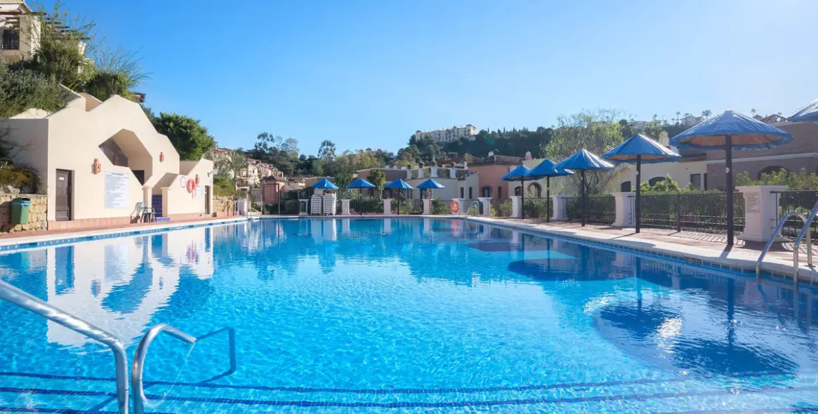 Sale of ground floor apartment in Los Arqueros 1