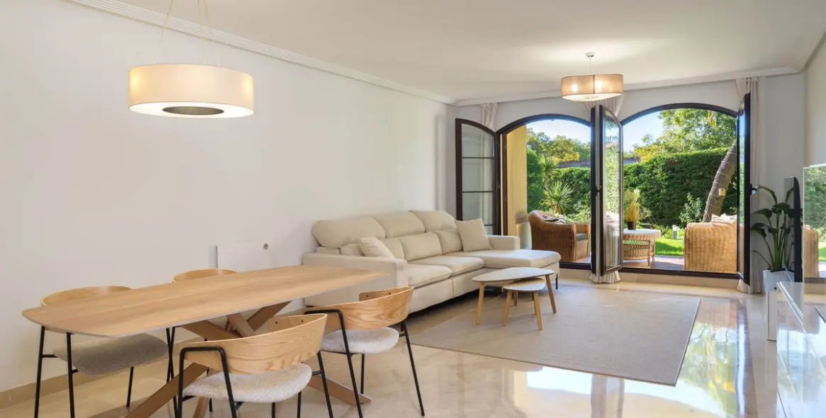 Sale of ground floor apartment in Los Arqueros 5