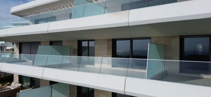 Sale of middle floor apartment in Estepona 3