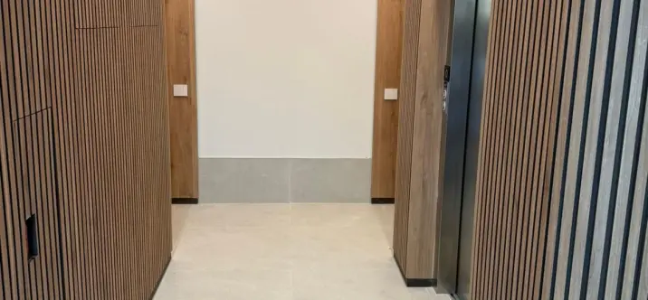 Venta de apartamento en planta media en Estepona 4