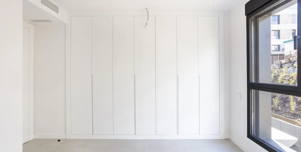 Venta de apartamento en planta media en Estepona 15