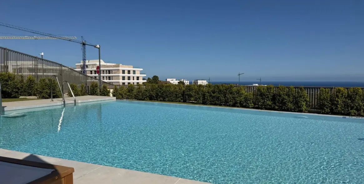 Продажа апартаментов на среднем этаже в Estepona 22