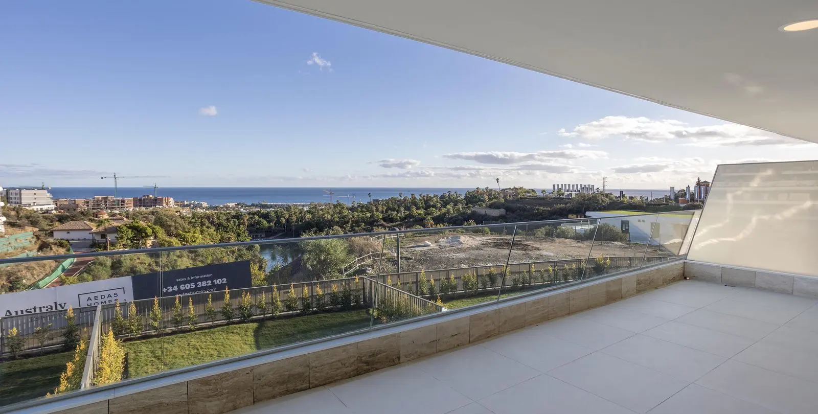 Sale of middle floor apartment in Estepona 7