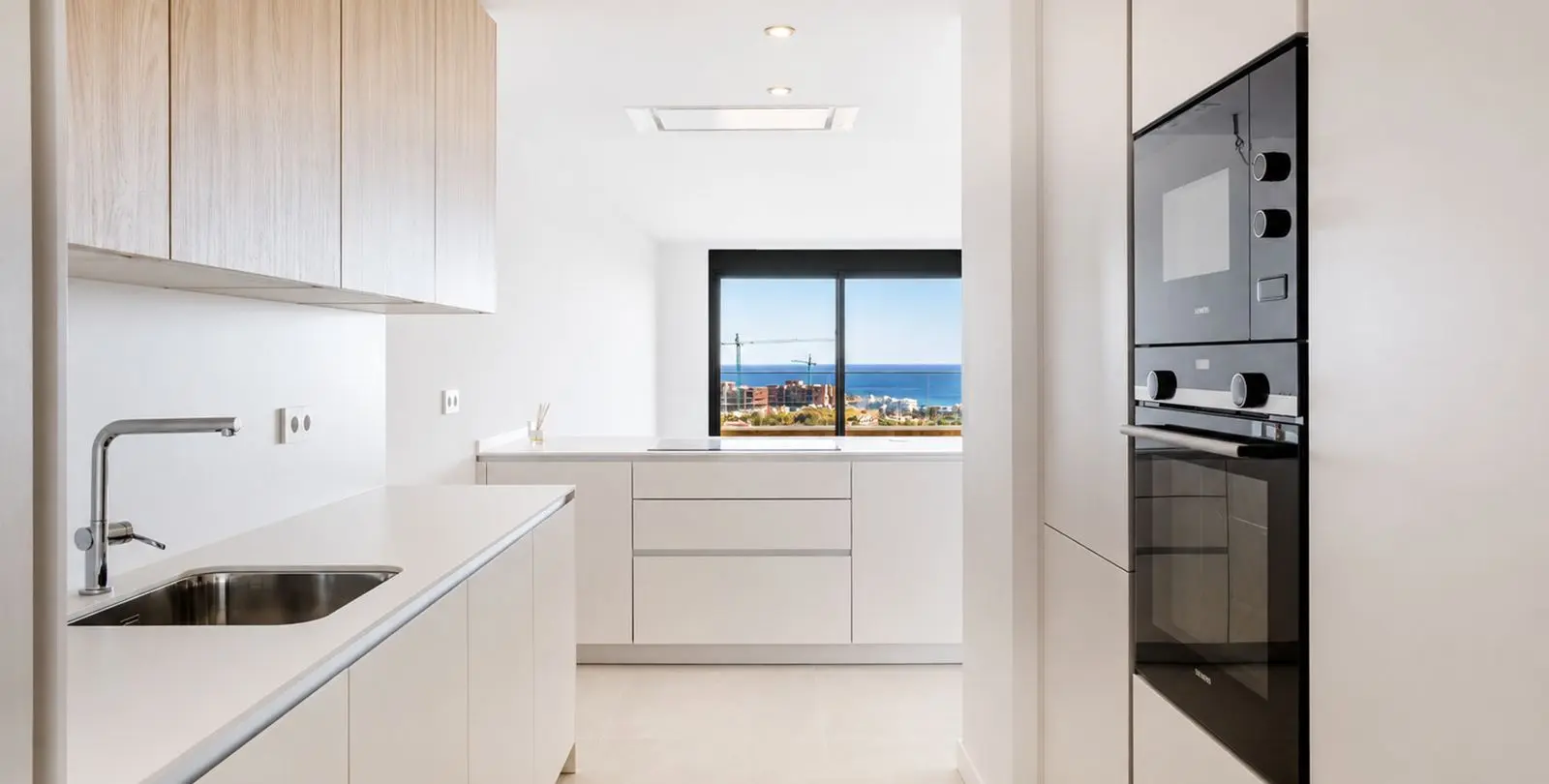 Sale of middle floor apartment in Estepona 10