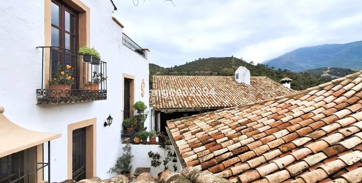 Продажа дома на две семьи в Benahavís 5