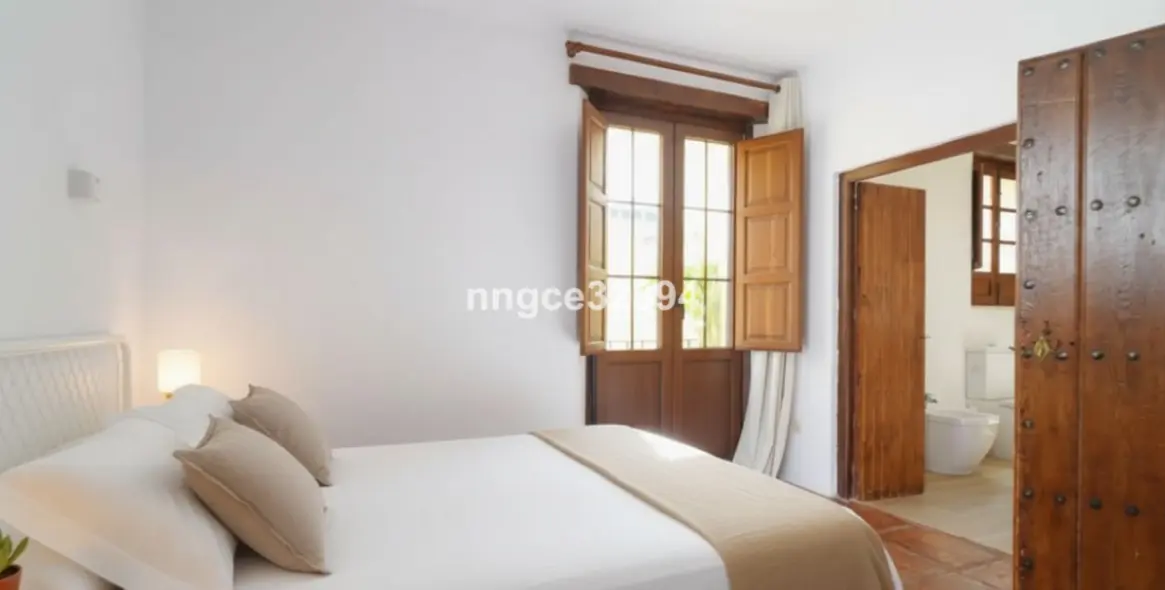 Продажа дома на две семьи в Benahavís 11