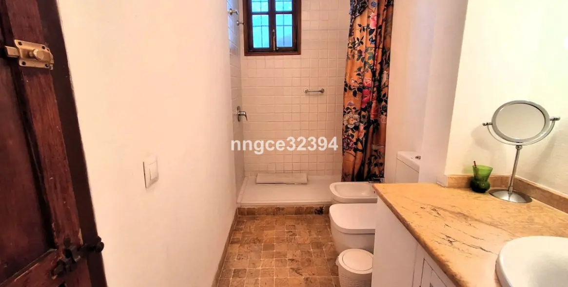 Продажа дома на две семьи в Benahavís 18