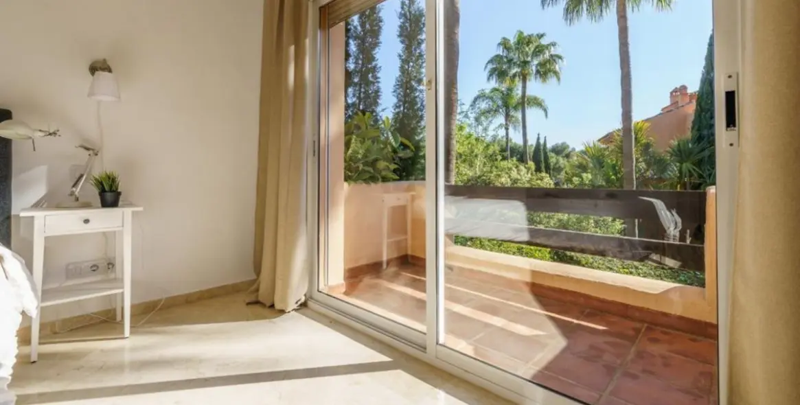 Long-term rent of ground floor apartment in Marbella 12