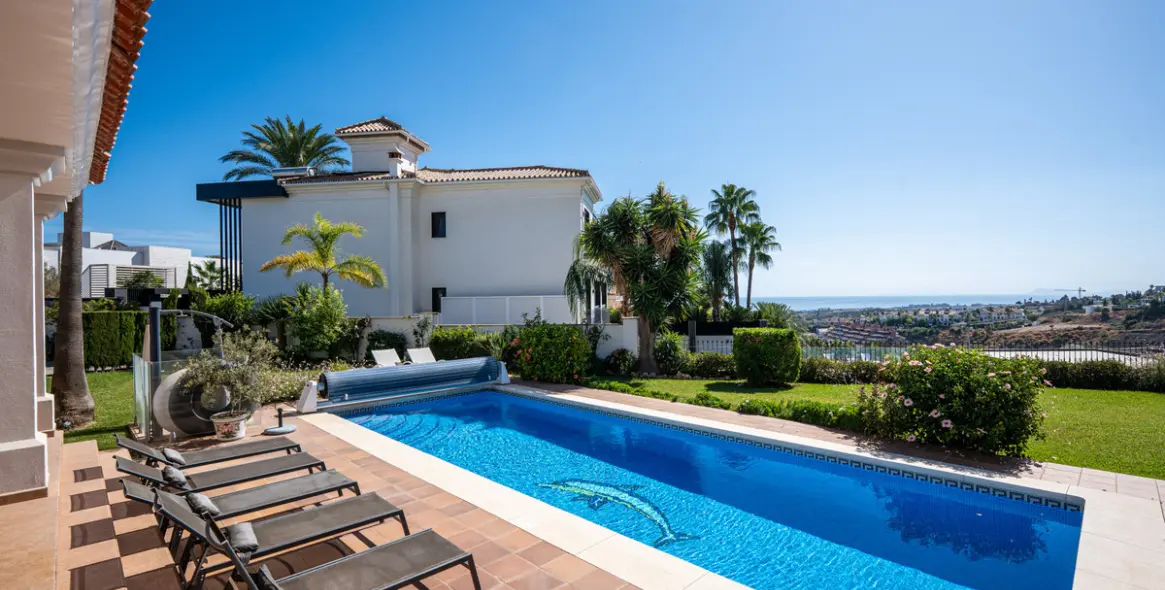 Long-term rent of detached villa in Estepona 3