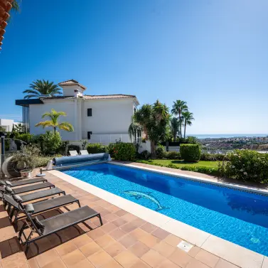 Долгосрочная аренда  отдельно стоящей виллы в Estepona