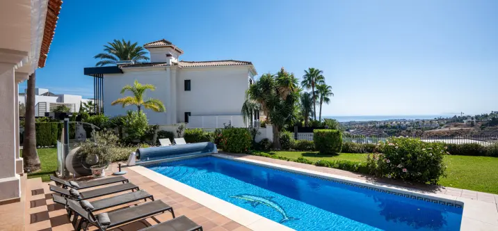 Long-term rent of detached villa in Estepona 2