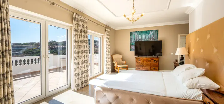 Long-term rent of detached villa in Estepona 4