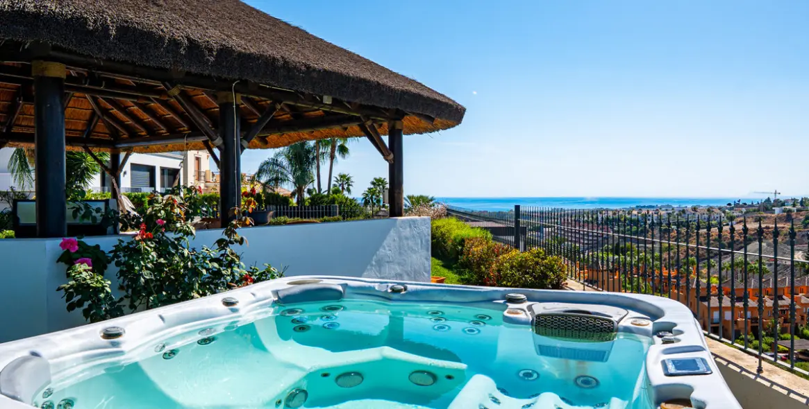 Long-term rent of detached villa in Estepona 6