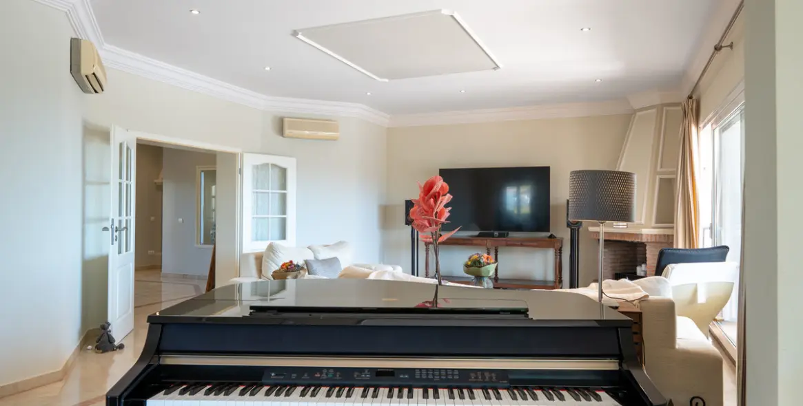 Long-term rent of detached villa in Estepona 10