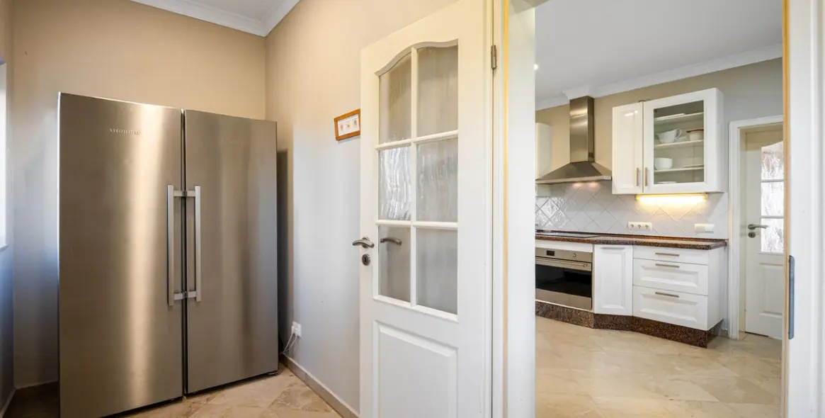 Long-term rent of detached villa in Estepona 13