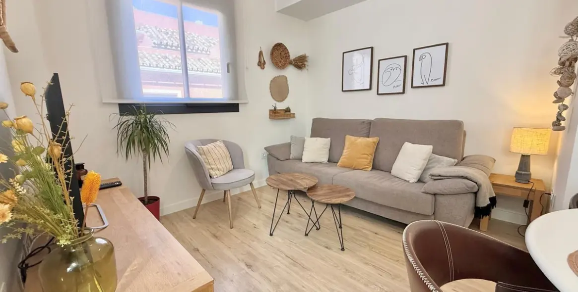 Sale of middle floor apartment in Los Boliches 6