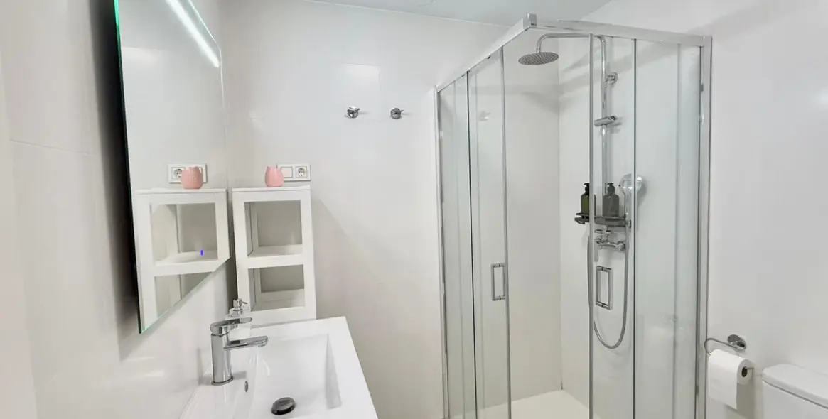 Sale of middle floor apartment in Los Boliches 15