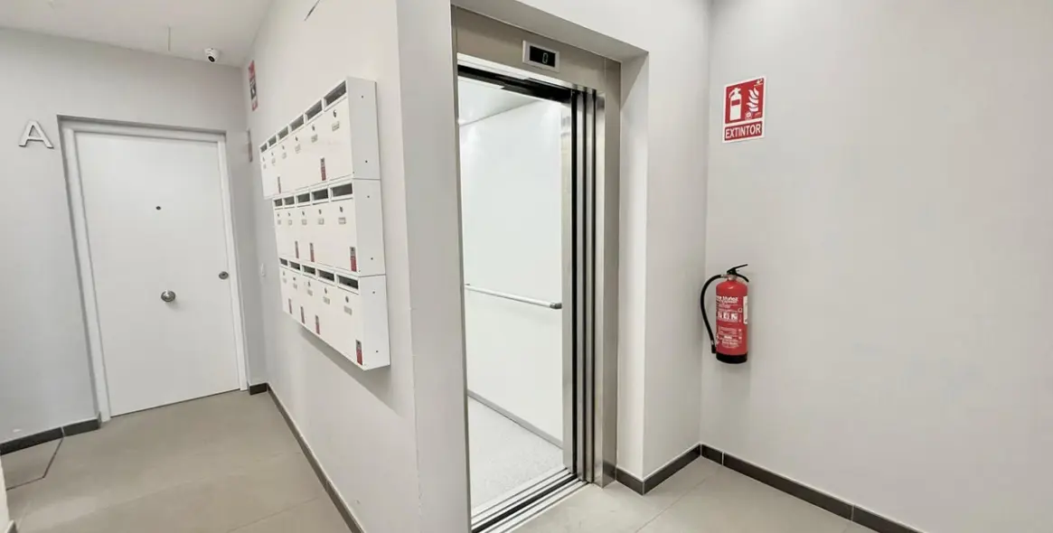 Sale of middle floor apartment in Los Boliches 16