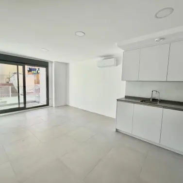 Sale of middle floor apartment in Fuengirola