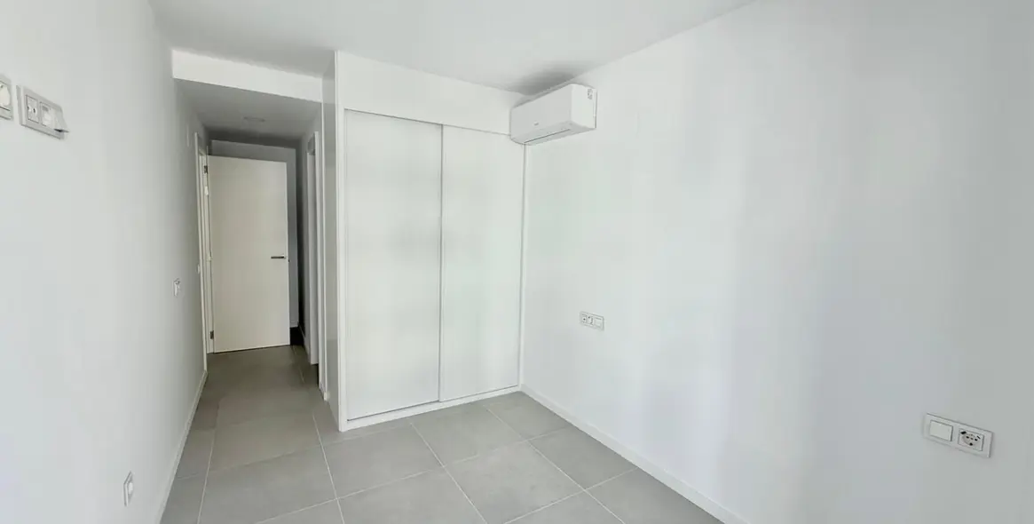 Sale of middle floor apartment in Fuengirola 6