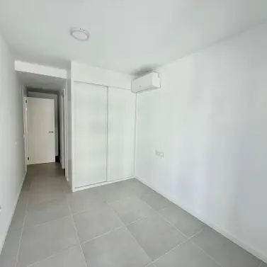 Sale of middle floor apartment in Fuengirola