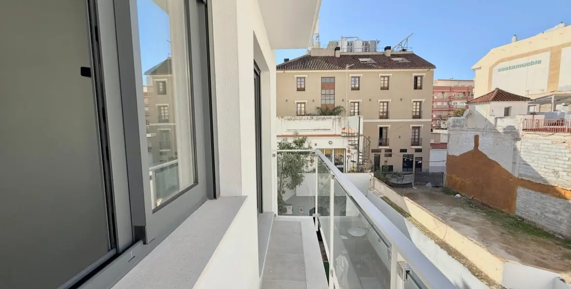 Sale of middle floor apartment in Fuengirola 14