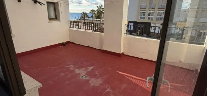 Sale of middle floor apartment in San Luis de Sabinillas 3