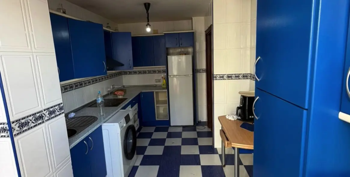 Sale of middle floor apartment in San Luis de Sabinillas 5