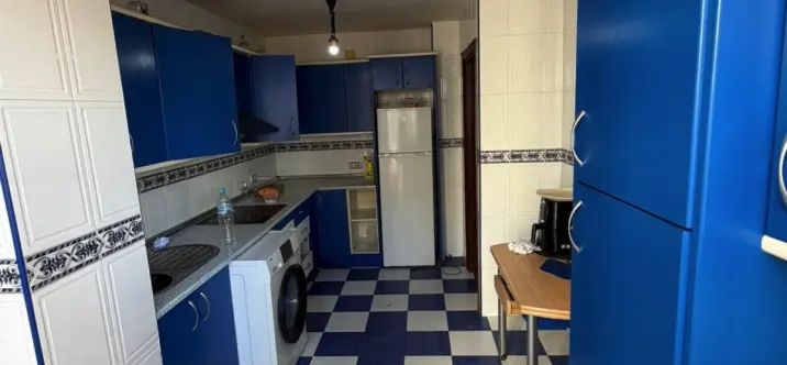 Sale of middle floor apartment in San Luis de Sabinillas 4