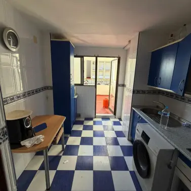 Sale of middle floor apartment in San Luis de Sabinillas