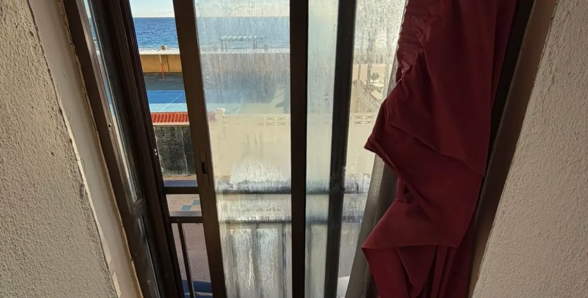 Venta de apartamento en planta media en San Luis de Sabinillas 24