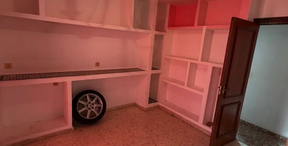 Venta de apartamento en planta media en San Luis de Sabinillas 26