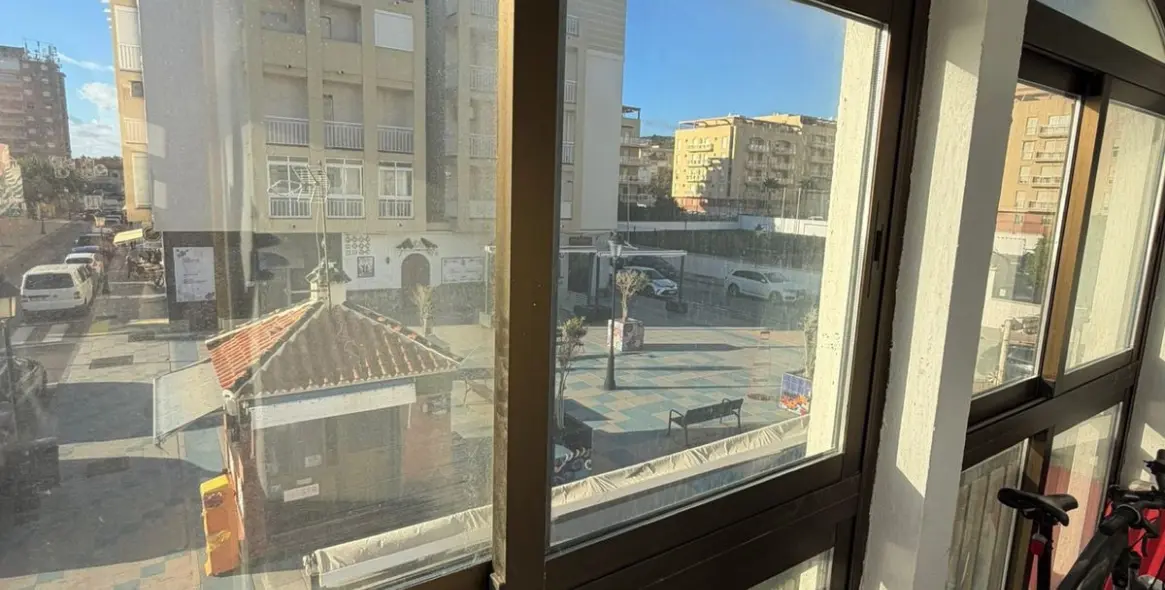 Venta de apartamento en planta media en San Luis de Sabinillas 31