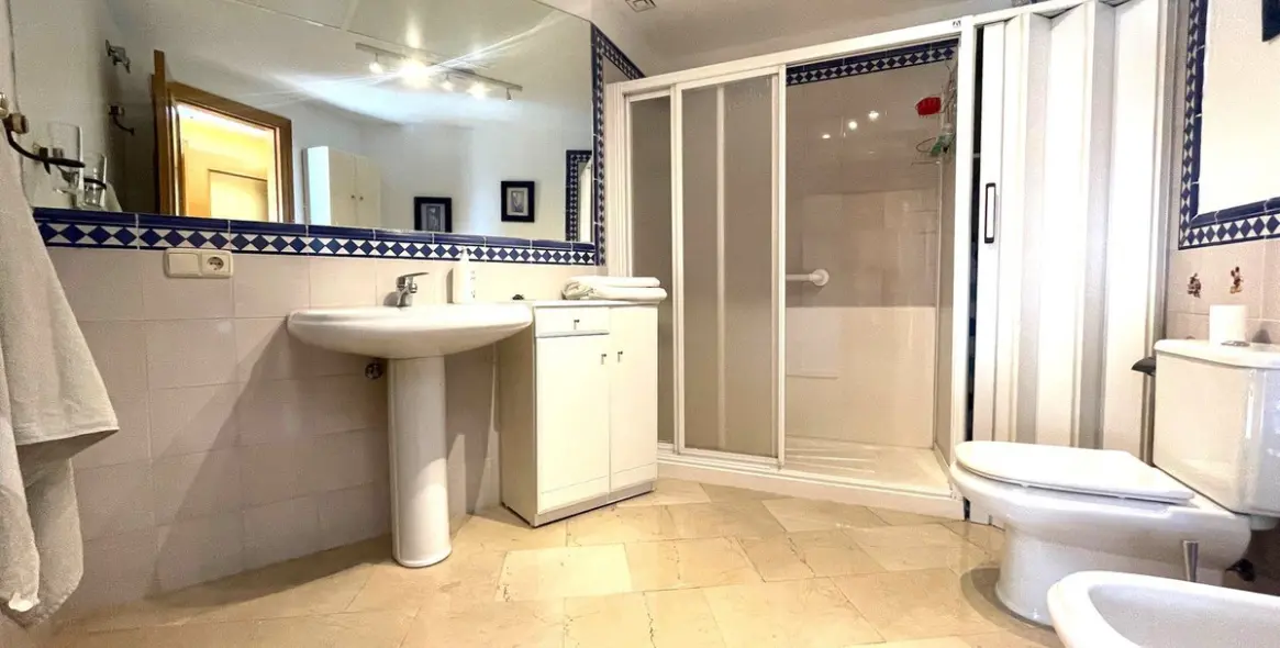 Продажа апартаментов на среднем этаже в San Pedro de Alcántara 16