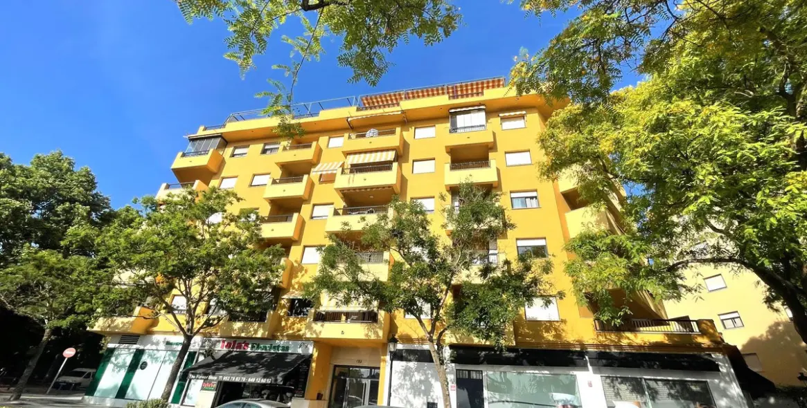 Venta de apartamento en planta media en San Pedro de Alcántara 21