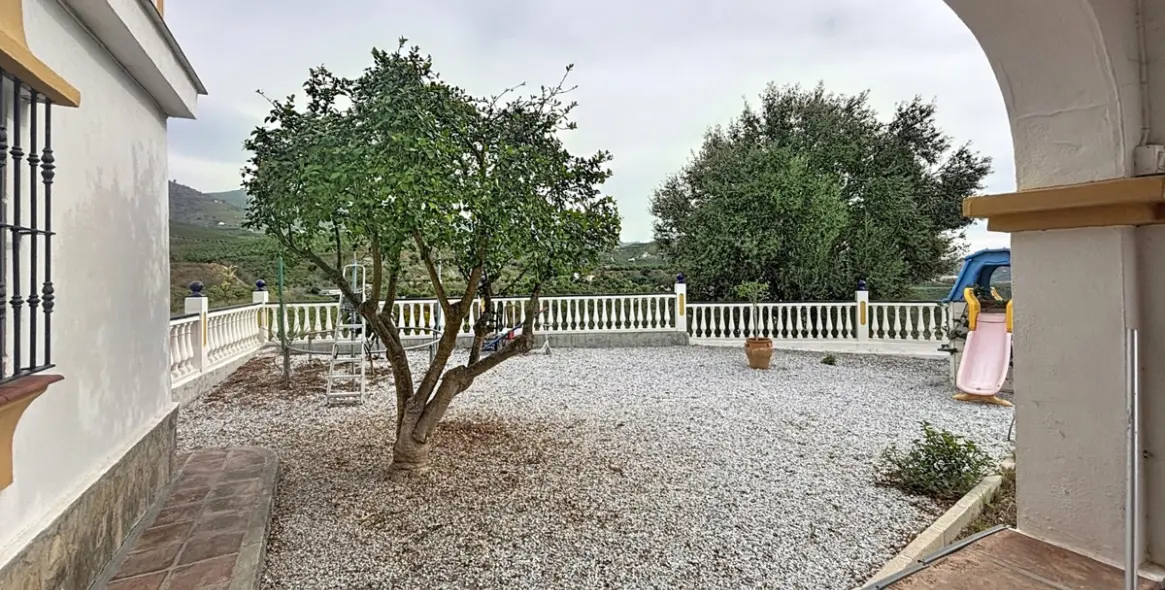 Продажа дома на две семьи в Vélez-Málaga 31