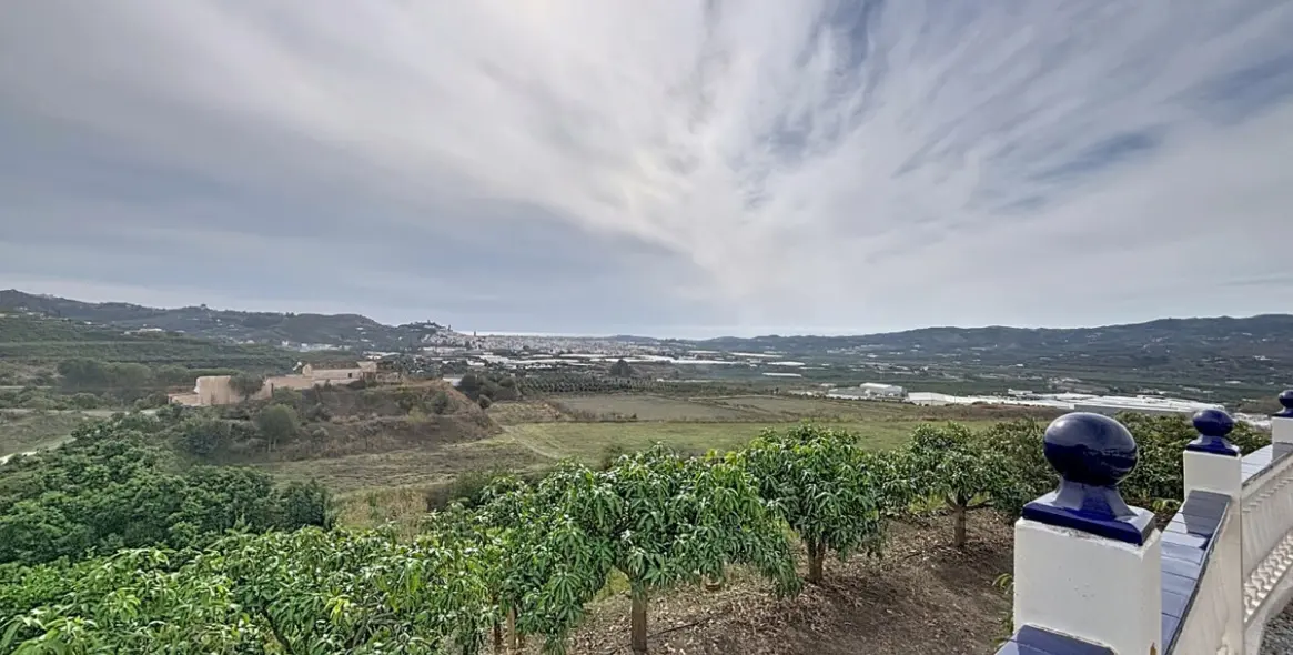 Продажа дома на две семьи в Vélez-Málaga 50