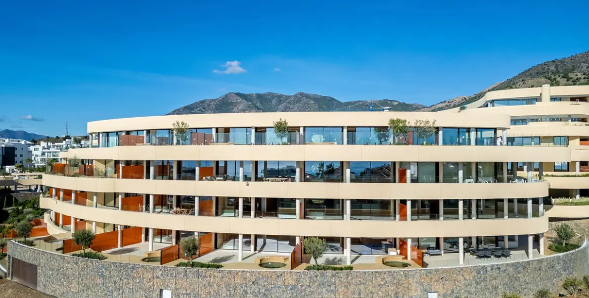 Продажа апартаментов на среднем этаже в Higueron 27