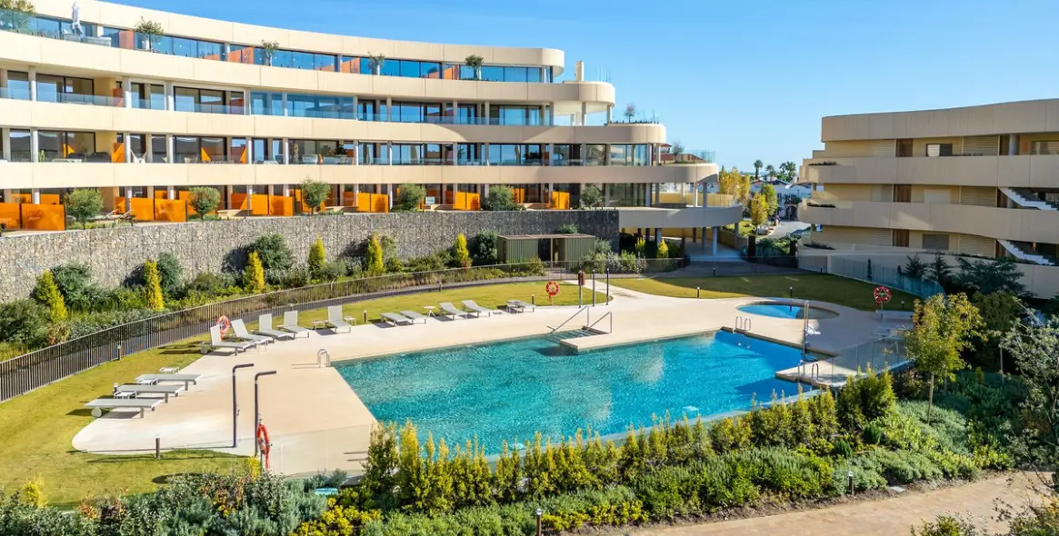 Продажа апартаментов на среднем этаже в Higueron 28