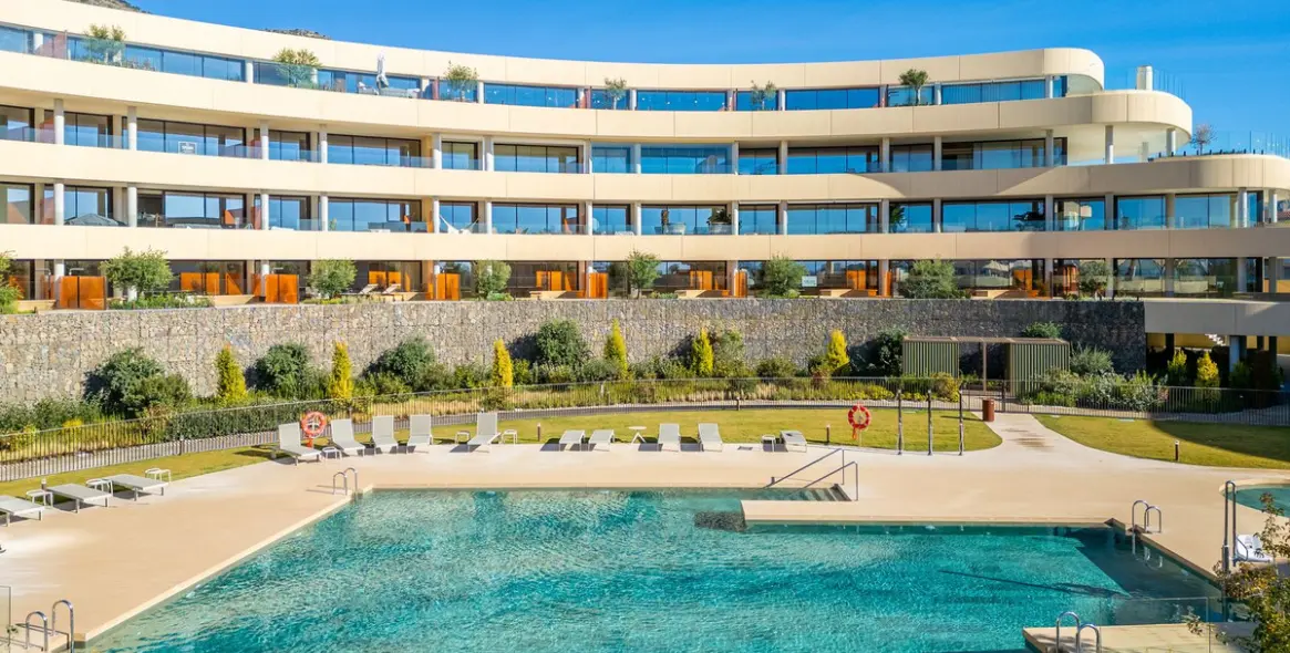 Продажа апартаментов на среднем этаже в Higueron 29