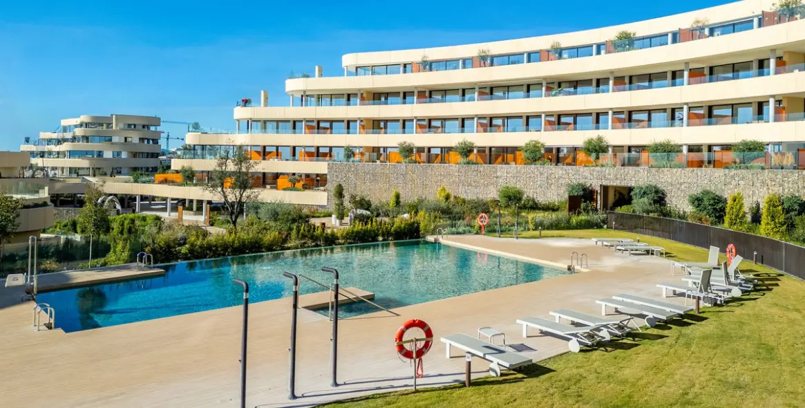 Продажа апартаментов на среднем этаже в Higueron 30