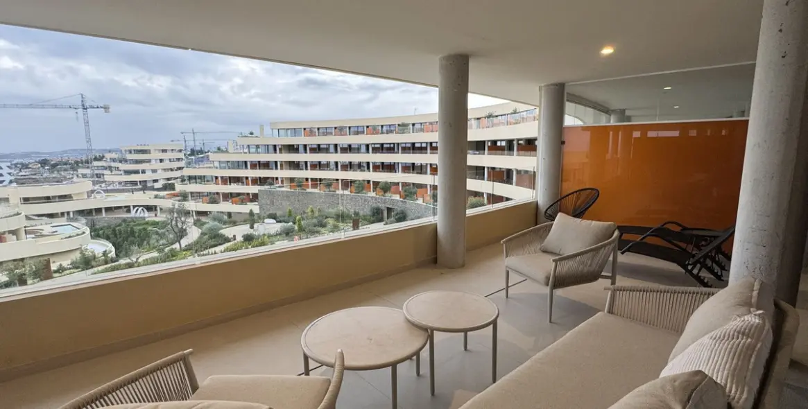 Sale of middle floor apartment in Fuengirola 21