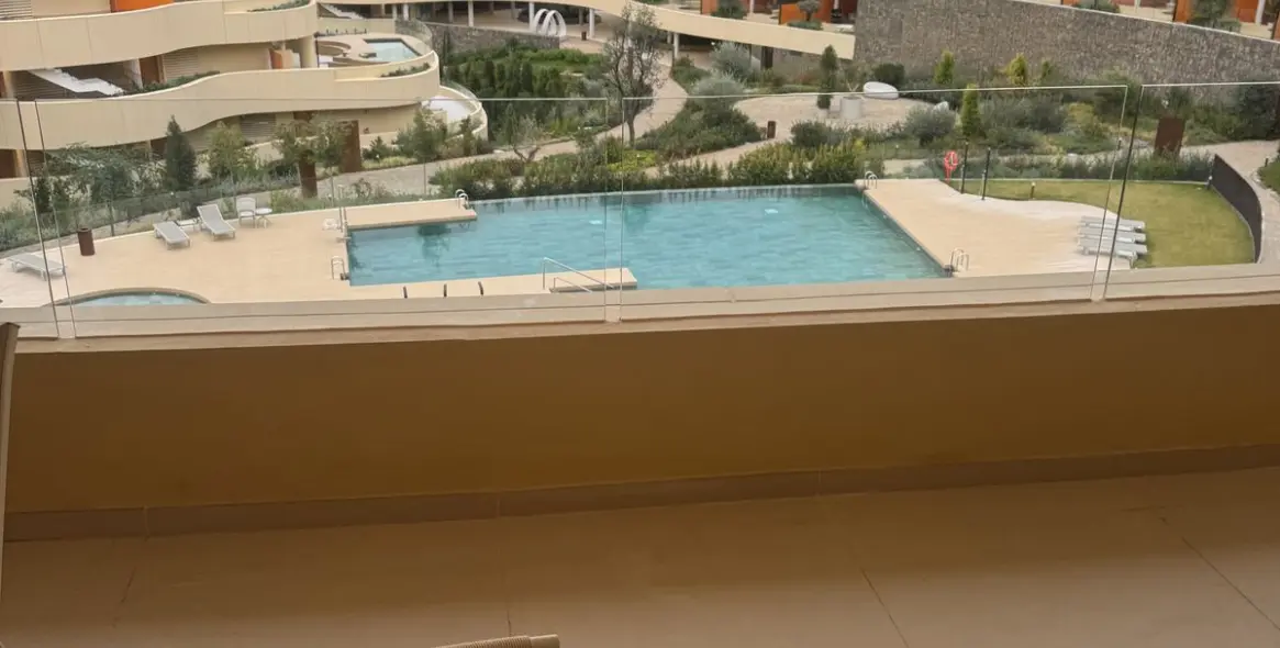 Sale of middle floor apartment in Fuengirola 23